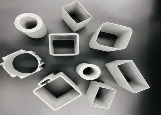 Proyecto versátil con formas de tubos cuadrados de aluminio extruido de precisión