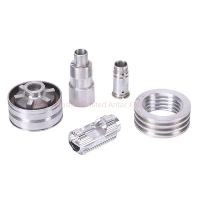 316L piezas de torneado CNC de acero inoxidable 100000pcs Capacidad de producción mensual de componentes de precisión